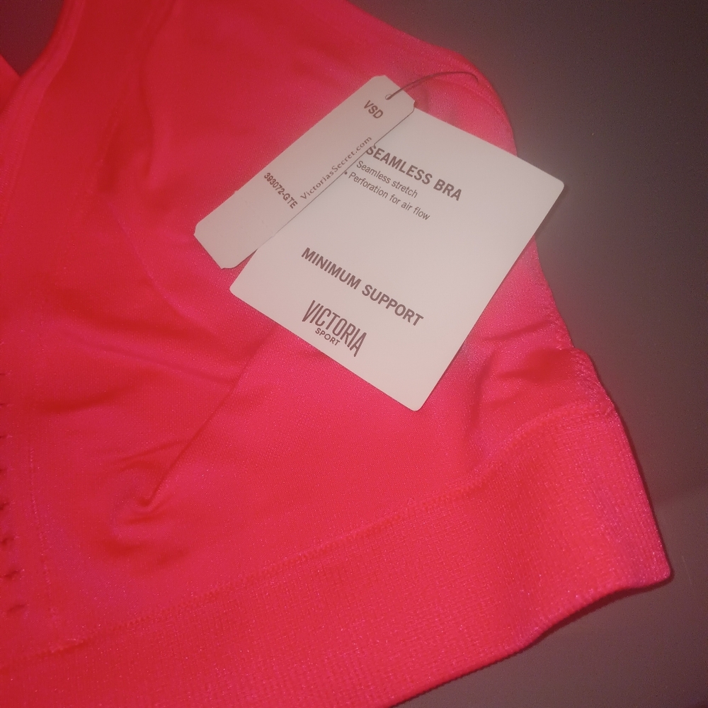 Victoria's Secret Seamless Bra BNWT
